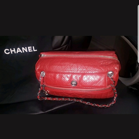 CHANEL Handbags - Chanel red bag